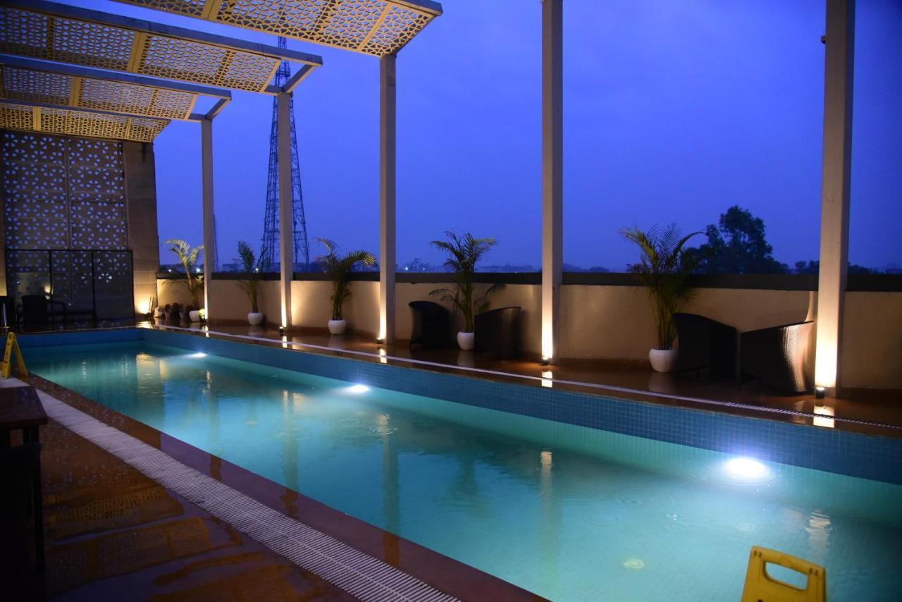 Ramaya Hotel Rohtak Kültér fotó